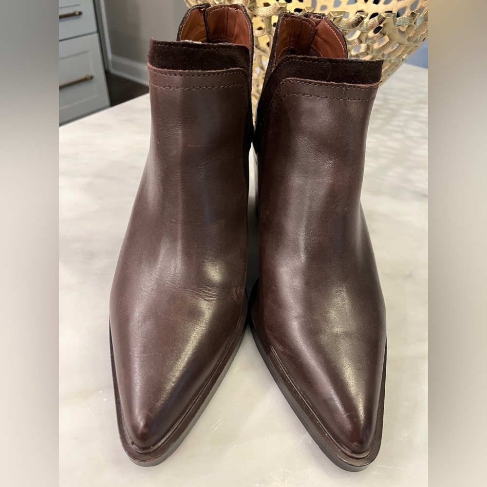 Vince Camuto Riggie Bootie Size 9